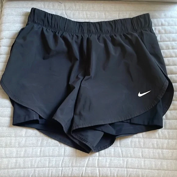 Nike Dri-Fit Black Shorts Medium - Picture 1 of 2
